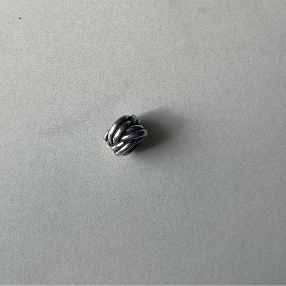 Pandora Forget Me Knot Charm - Picture 4 of 6